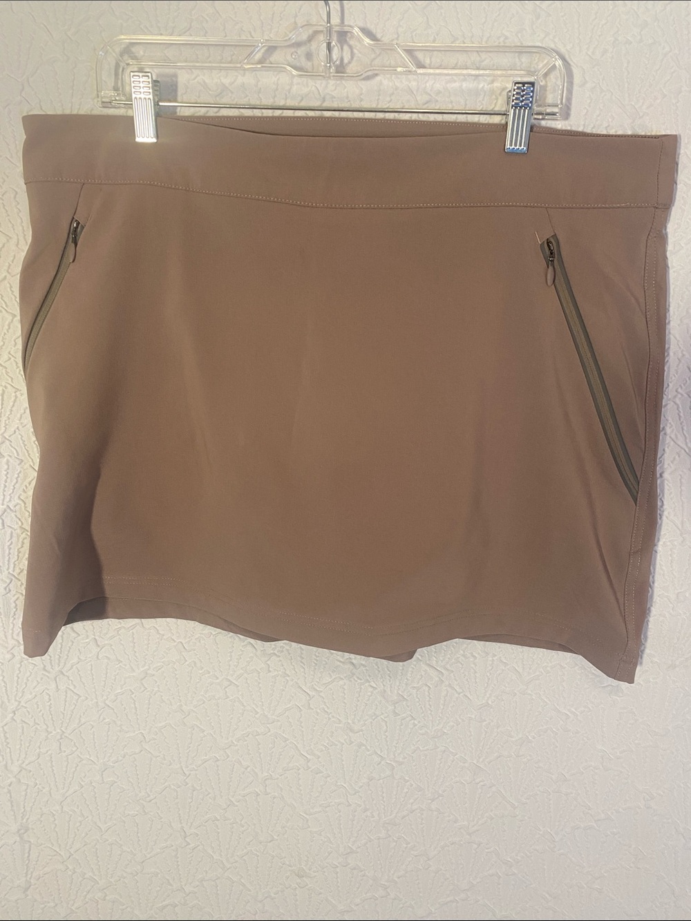 Columbia Lightweight Skort in Light Taupe with White Logo Active wear Hiking
